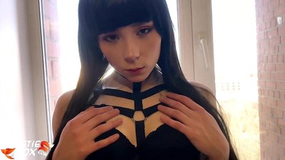 Hot Брюнетка Акча үчүн терең жана сезимтал соруп